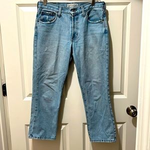 Abercrombie and Fitch Jeans - regular cut style  5669.  Size 6.